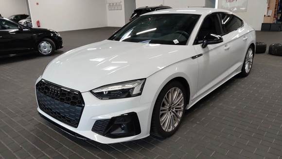 Pogled od napred levo