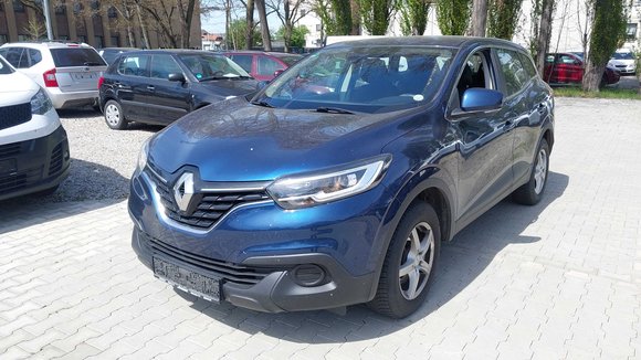 Pogled od napred levo