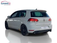 Vaade tagant vasakult