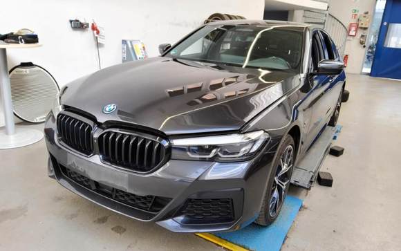 Pogled sprijeda lijevo