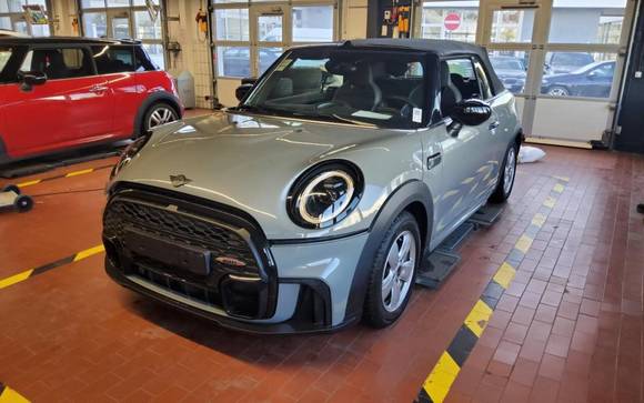 Pogled sprijeda lijevo