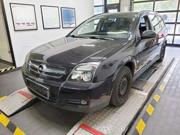 Pogled sprijeda lijevo