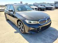 Pogled sprijeda desno