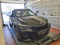 Pogled sprijeda desno