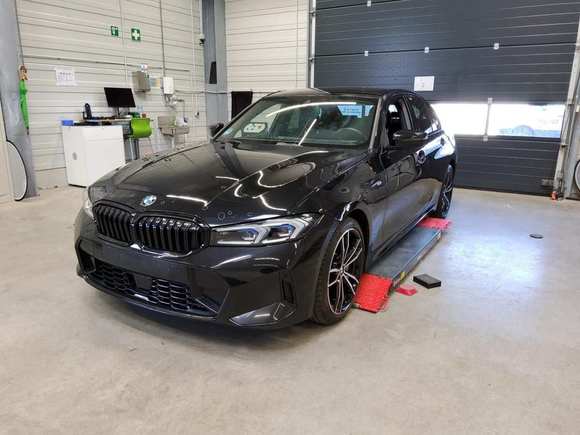 Náhled zpředu zleva