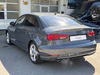 Vaade tagant vasakult