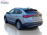 Vaade tagant vasakult