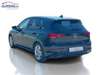 Vaade tagant vasakult