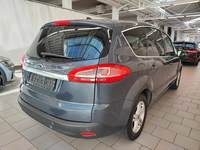 Pogled od pozadi desno