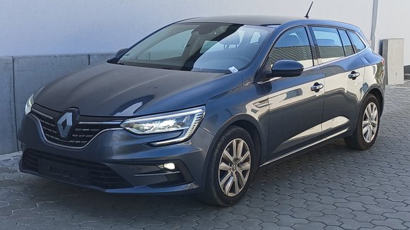 Pogled od napred levo