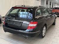 Pogled od pozadi desno