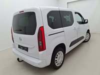 Pogled od pozadi desno