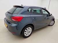 Pogled od pozadi desno