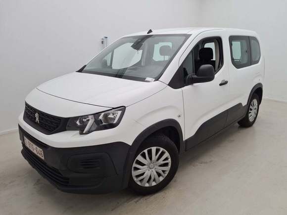 Pogled od napred levo