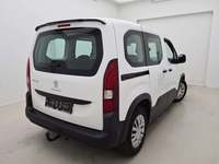 Pogled od pozadi desno