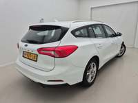 Pogled od pozadi desno