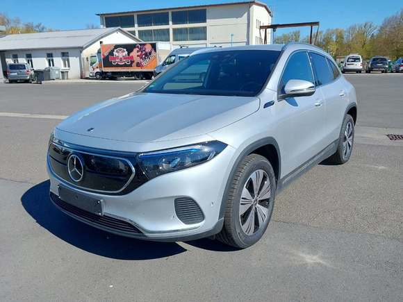 Pogled od napred levo