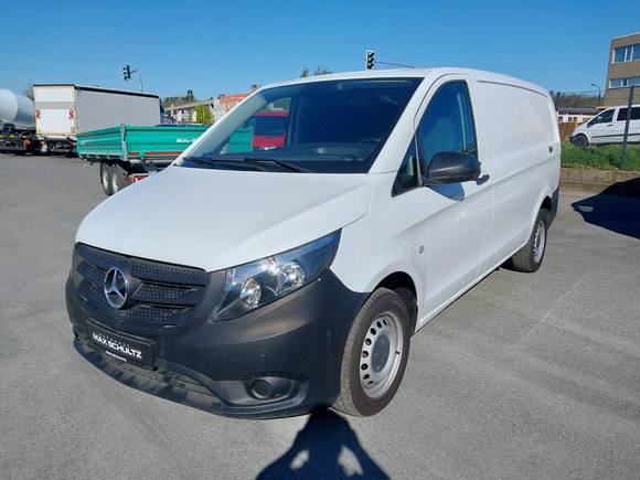 Pogled od napred levo