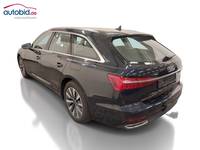 Vaade tagant vasakult