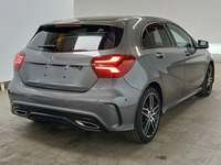 Aanzicht achter rechts