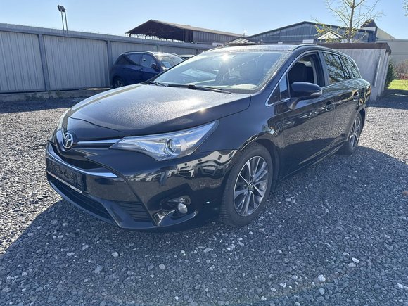 Pogled sprijeda lijevo