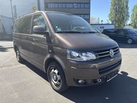 Pogled sprijeda desno