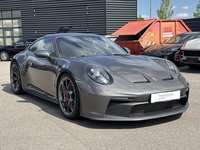 Pogled sprijeda desno