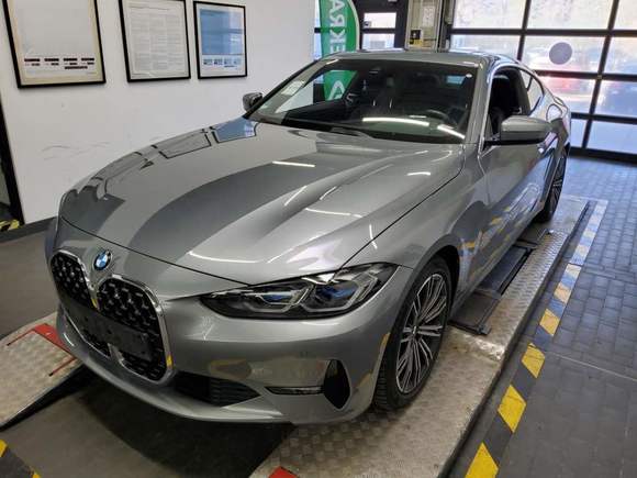 Pogled sprijeda lijevo