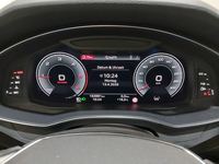 Pohled na přístrojovou desku