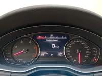 Pohled na přístrojovou desku