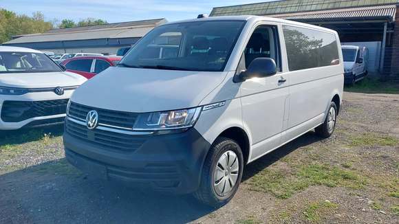 Pogled od napred levo