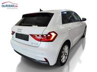 Pogled od pozadi desno