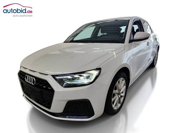 Pogled od napred levo