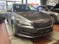 Pogled desno spredaj