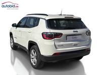 Pogled od pozadi levo