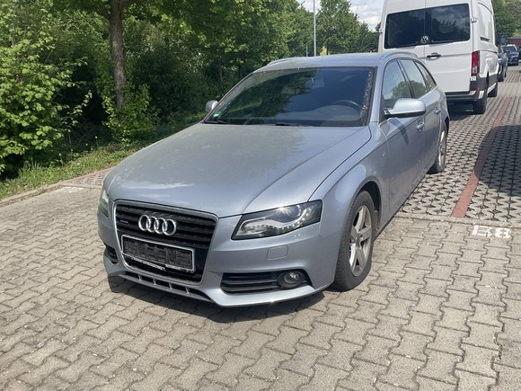 Skats no kreisās puses priekšā