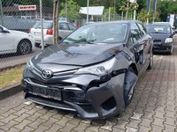 Skats no kreisās puses priekšā