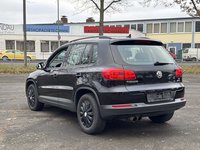 Widok z tyłu po stronie lewej