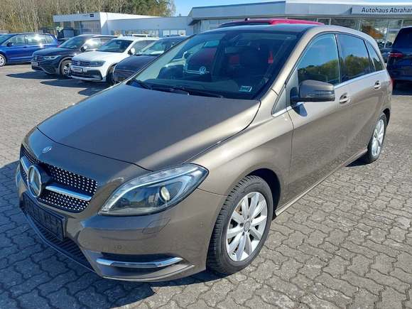 Pogled levo spredaj