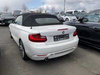 Skats no kreisās puses aizmugurē