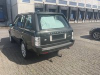 Vaade tagant vasakult