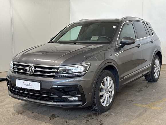 Skats no kreisās puses priekšā