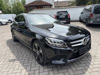 Вид спереди справа