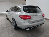 Pogled od pozadi levo