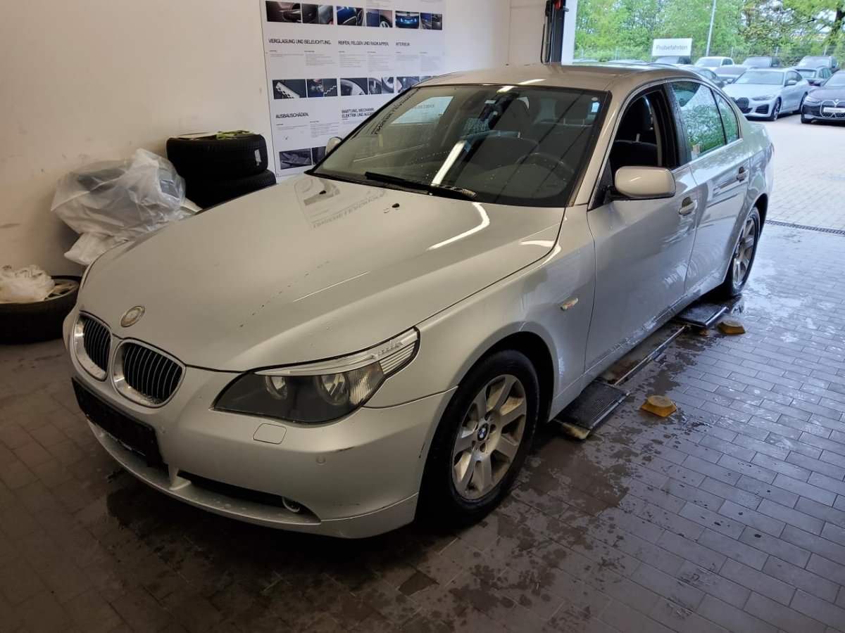 BMW 525i