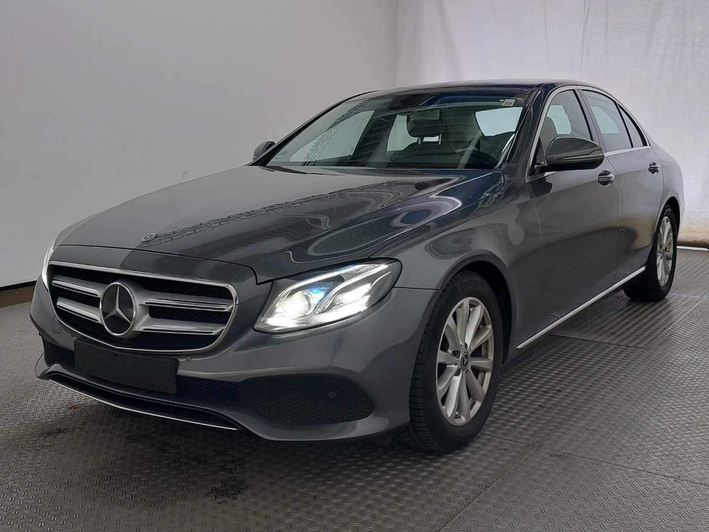 Mercedes-Benz E