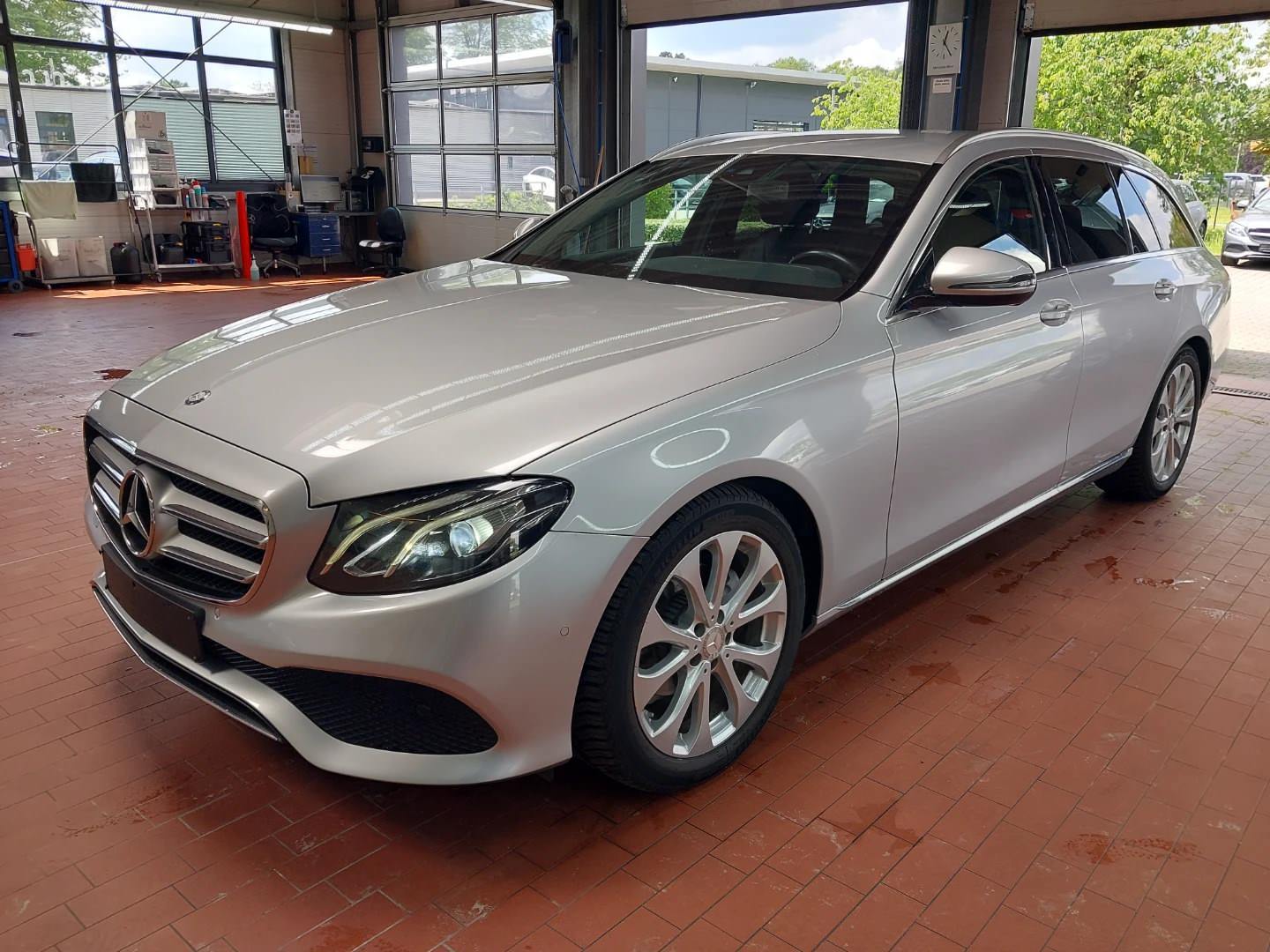 Mercedes-Benz E