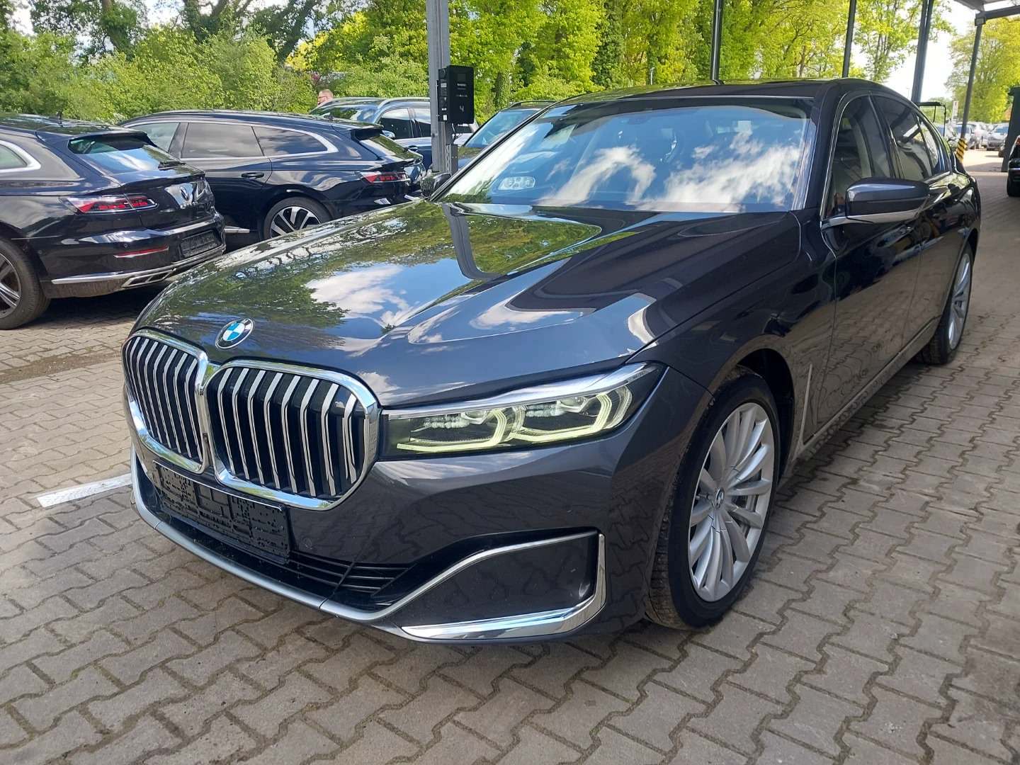 BMW 740