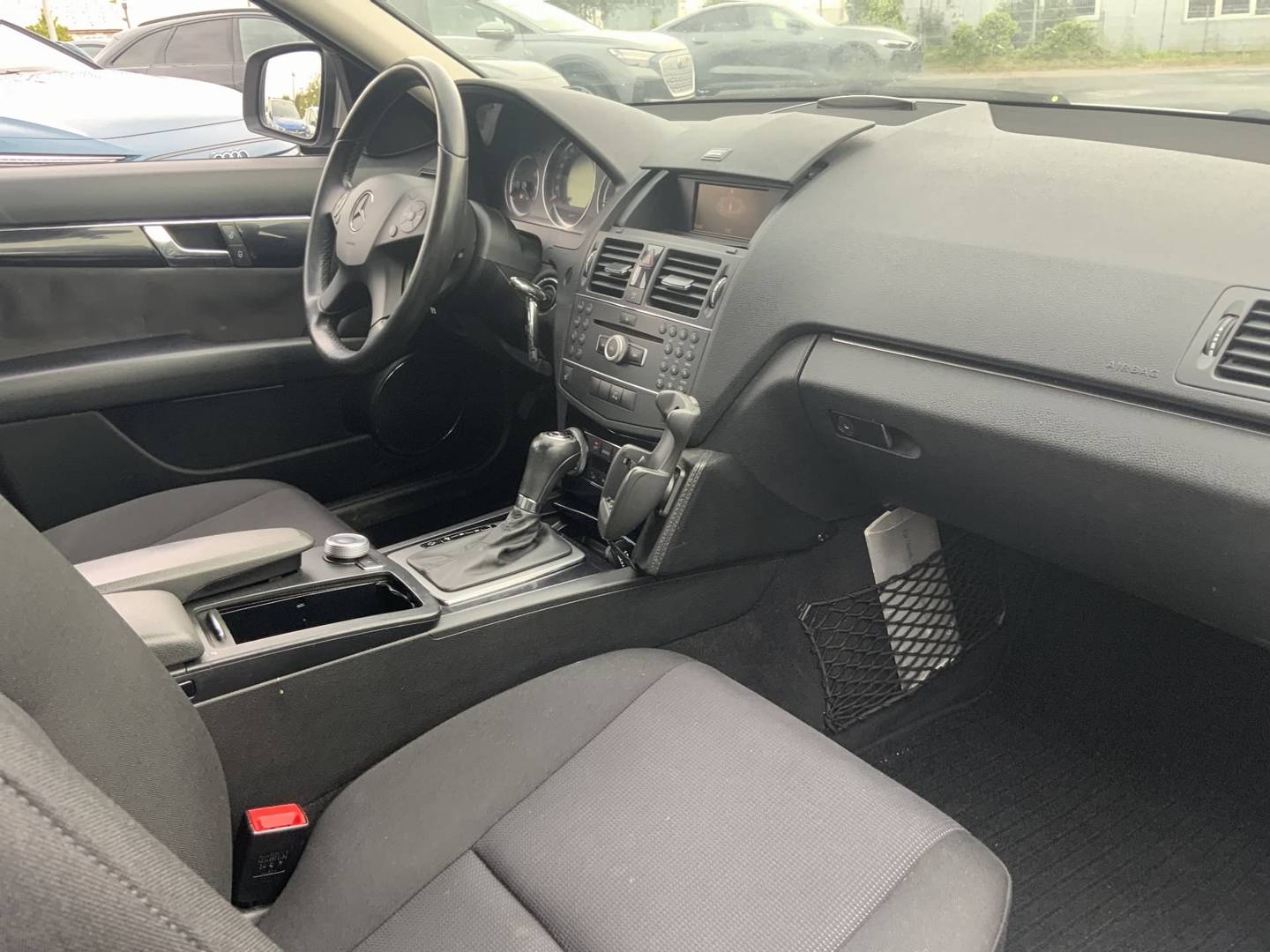 Mercedes-Benz C200