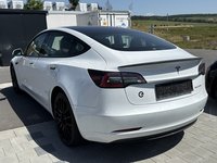 Pogled levo zadaj